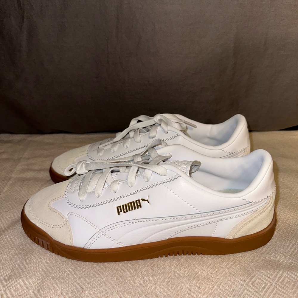 Puma White Sneakers with Brown Soles